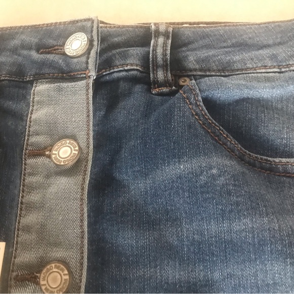 Indigo Rein denim mini skirt - size 9 - Picture 5 of 8